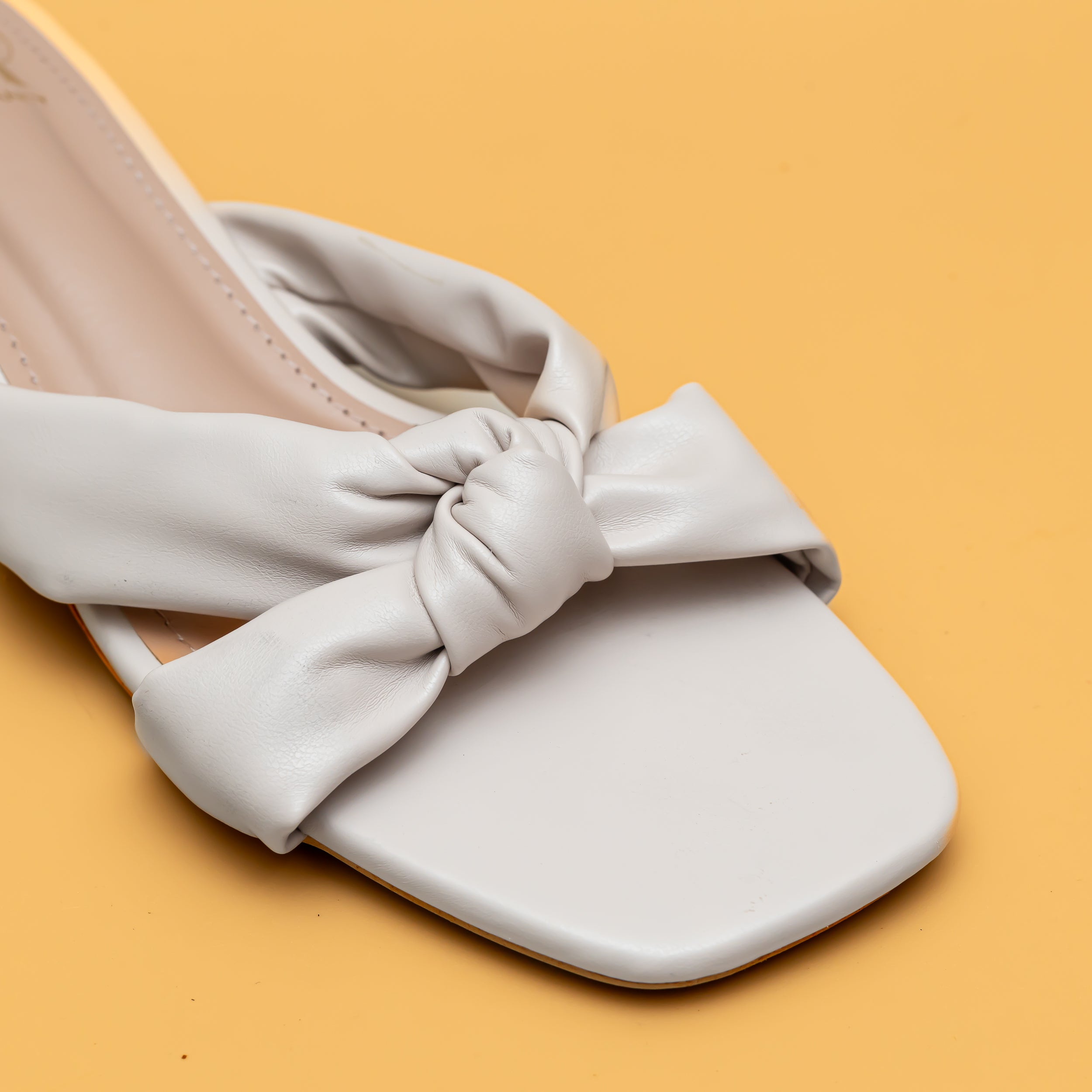 Knotty Heels - Cream