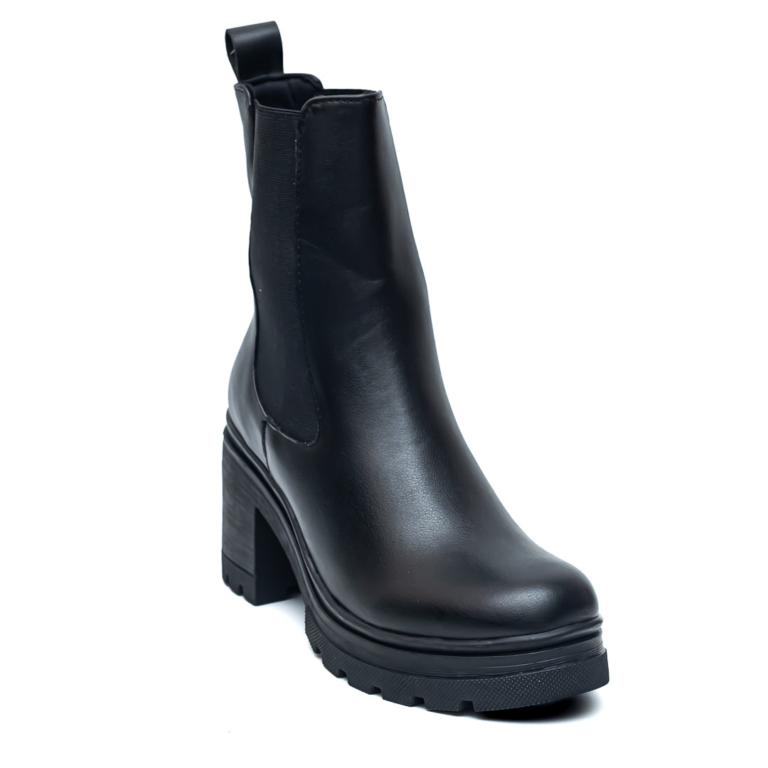 Chunky Sole Chelsea Boots - Black