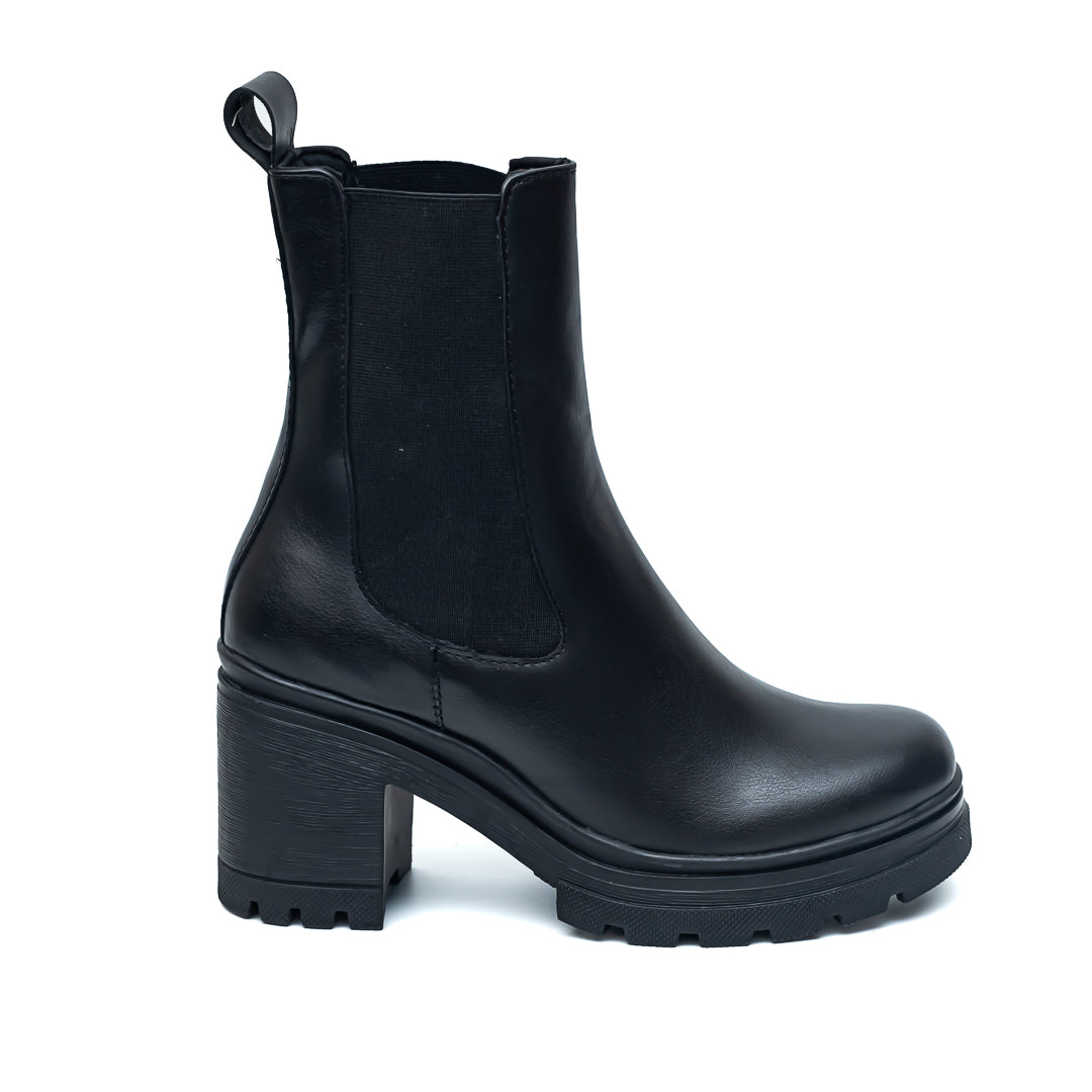 Chunky Sole Chelsea Boots - Black