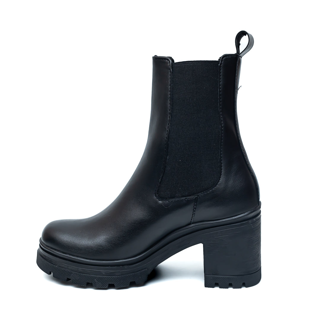 Chunky Sole Chelsea Boots - Black