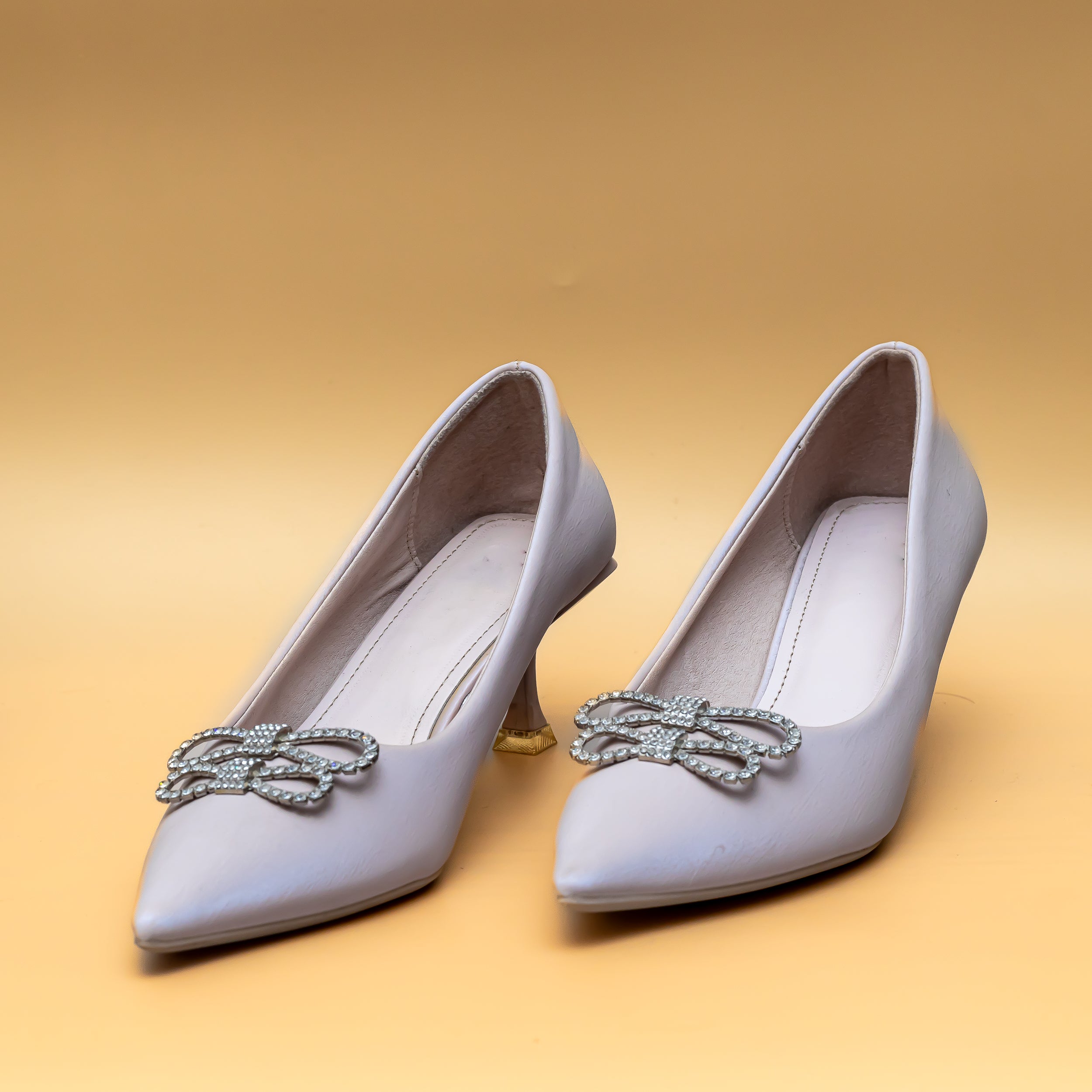 Infinity Bow Pumps - Beige