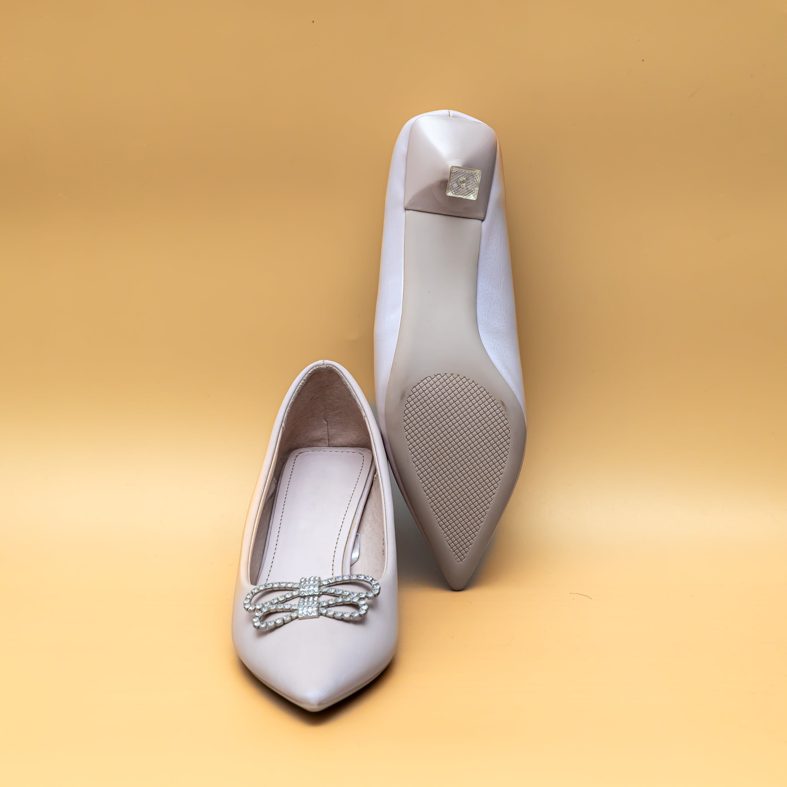 Infinity Bow Pumps - Beige