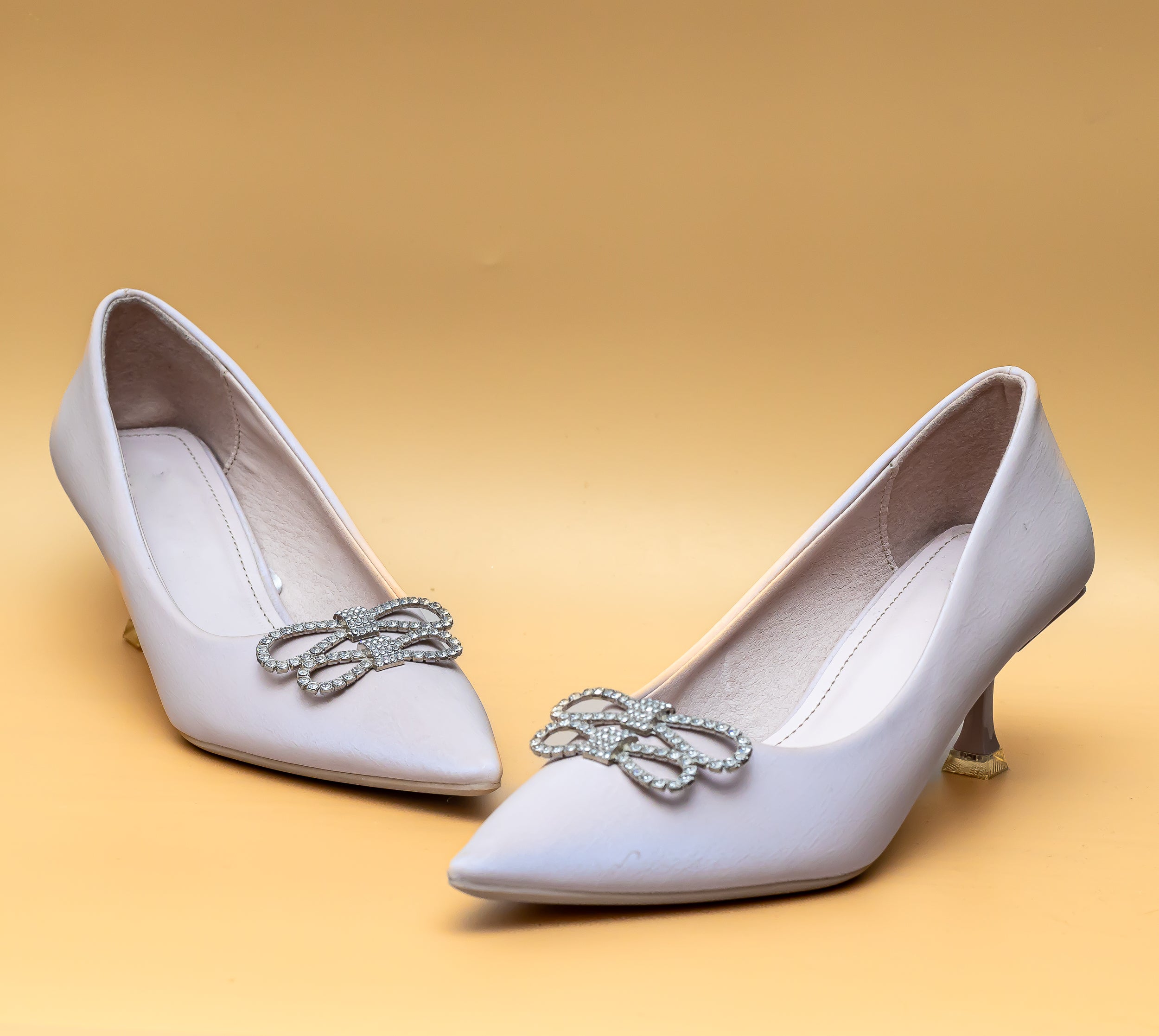 Infinity Bow Pumps - Beige