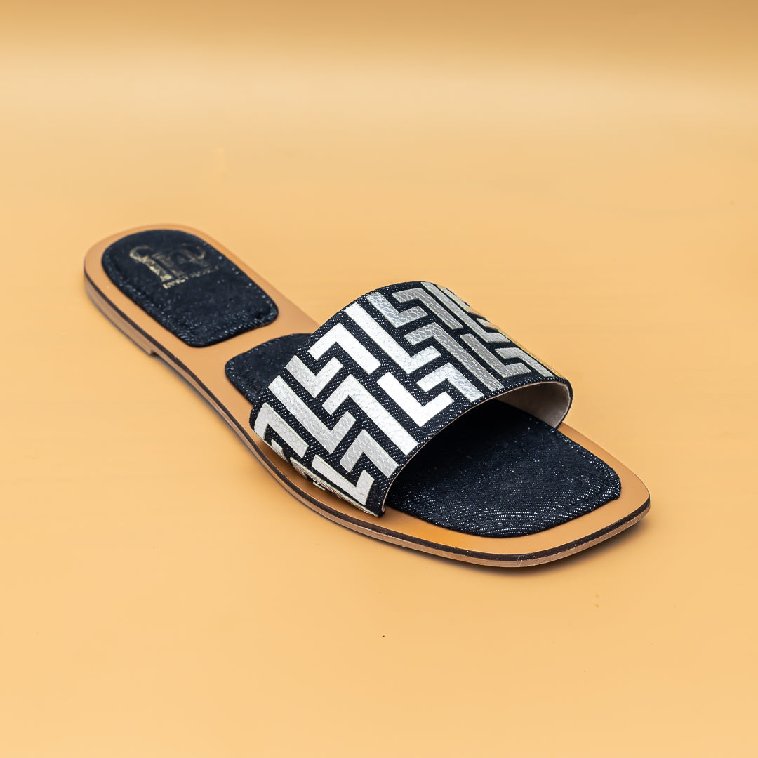 Maze Flats - Black