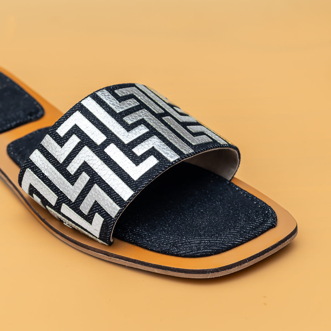 Maze Flats - Black