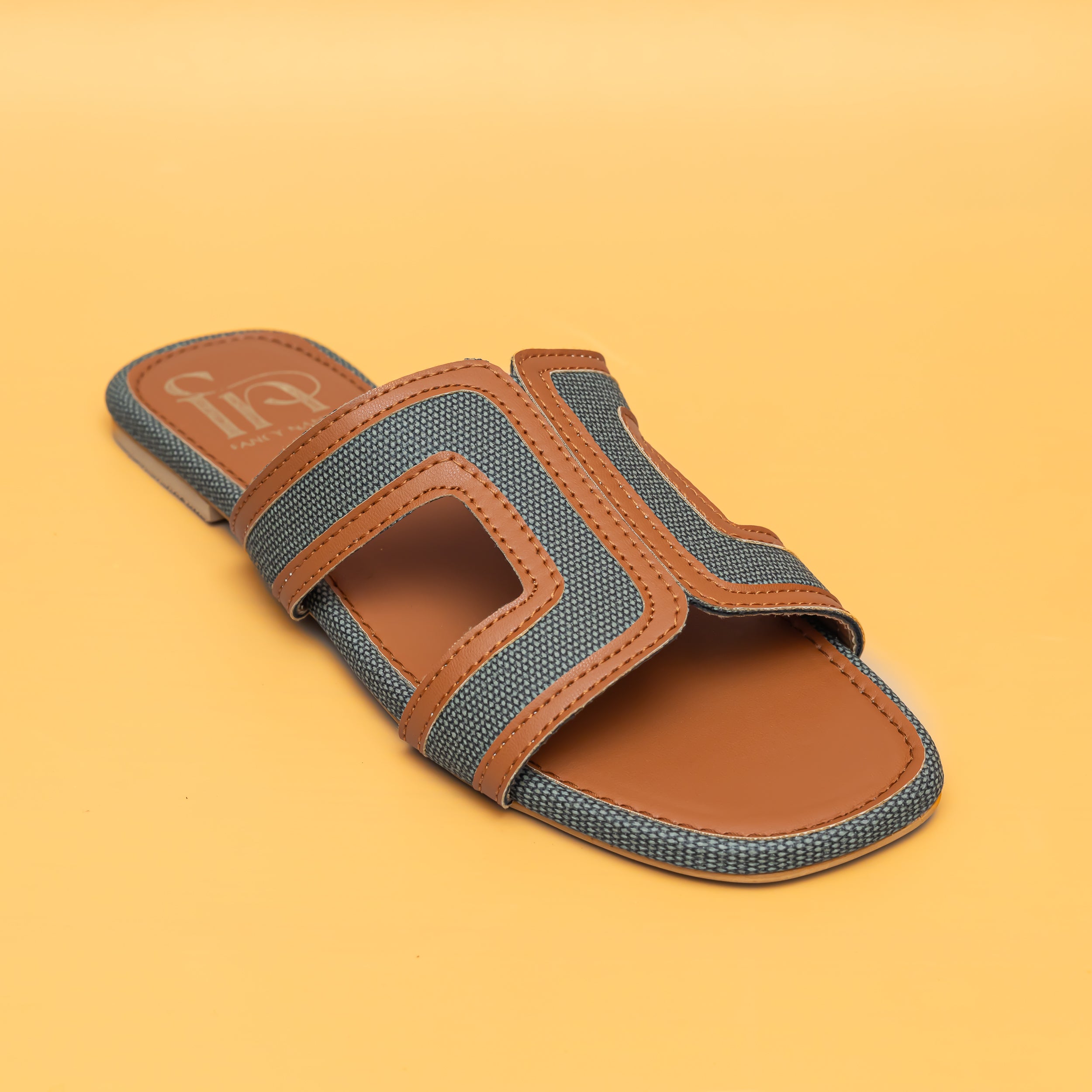 Loop Flats - Tan/Green
