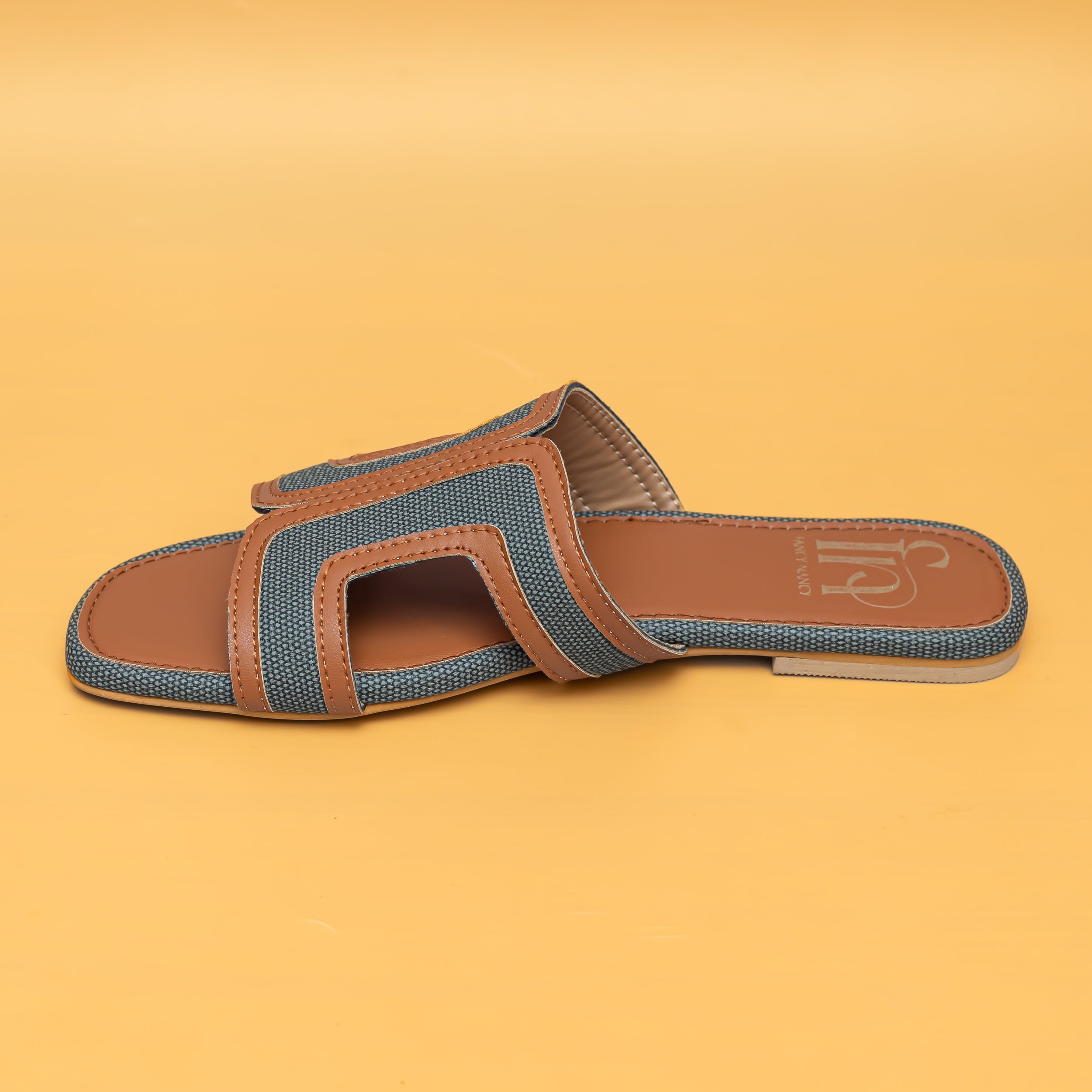 Loop Flats - Tan/Green