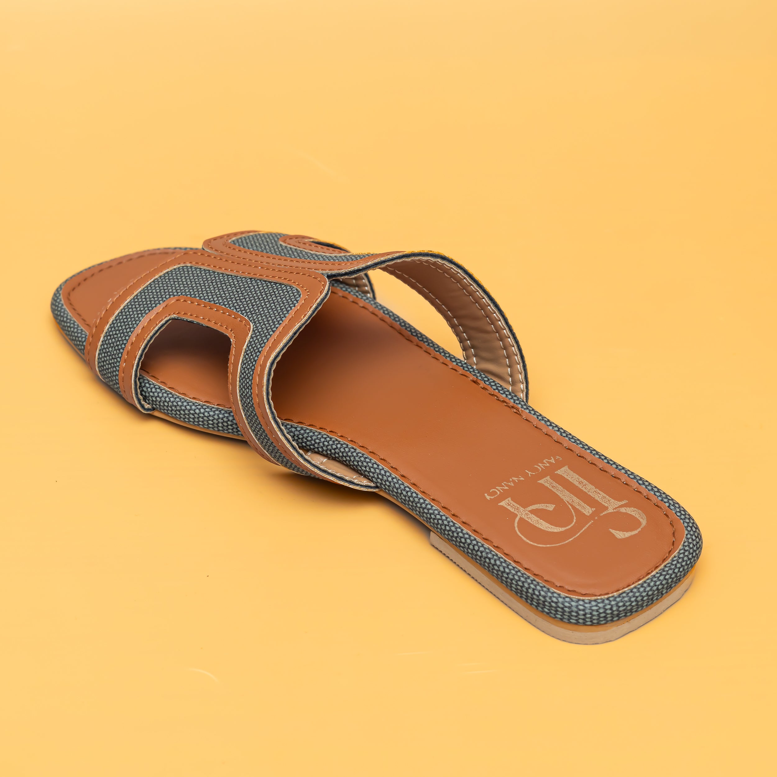 Loop Flats - Tan/Green