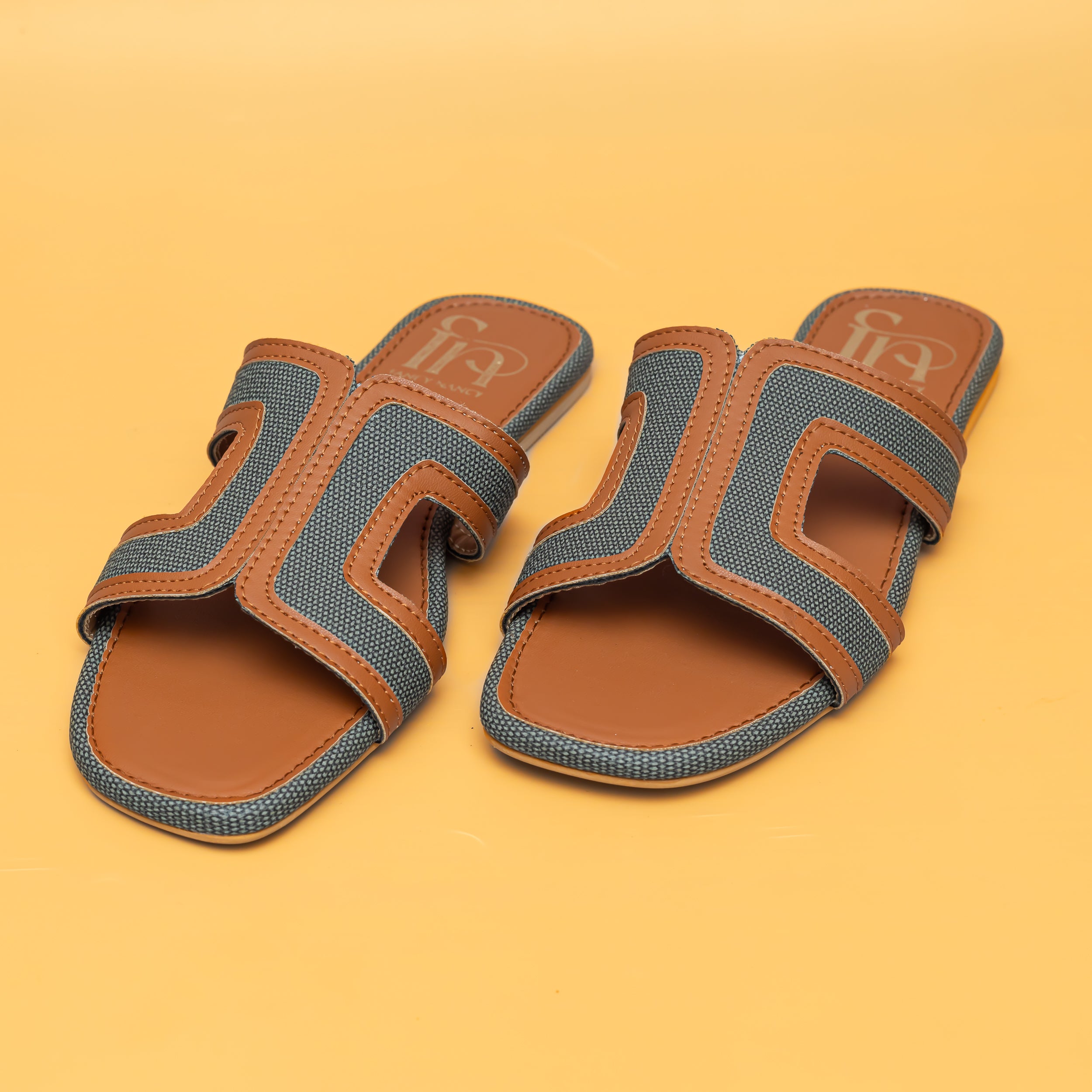 Loop Flats - Tan/Green