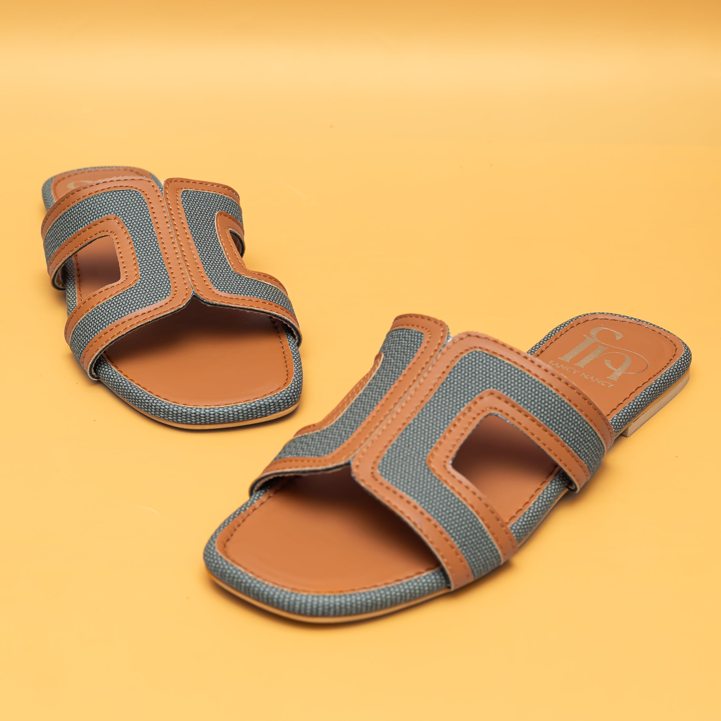 Loop Flats - Tan/Green