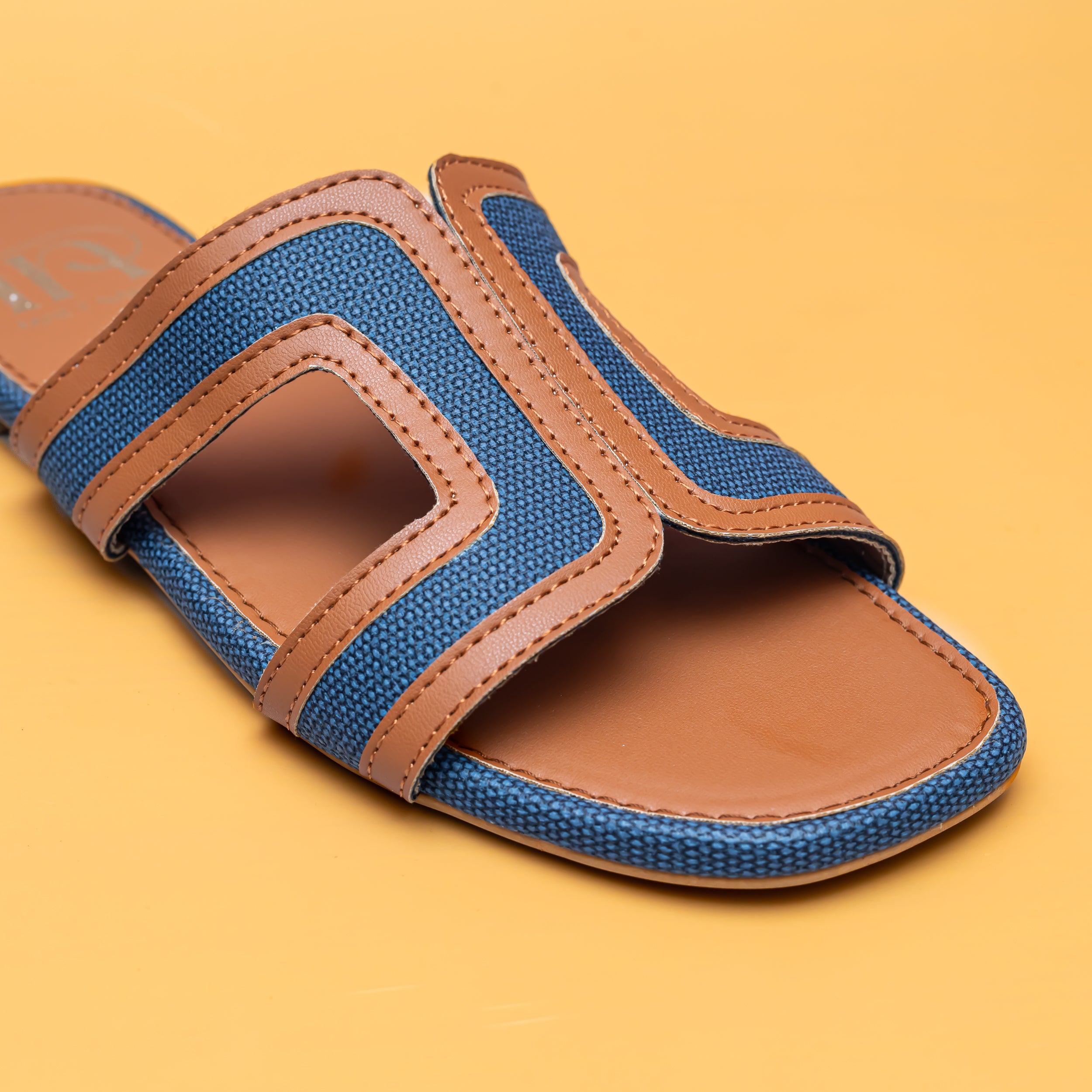Loop Flats - Tan/Blue