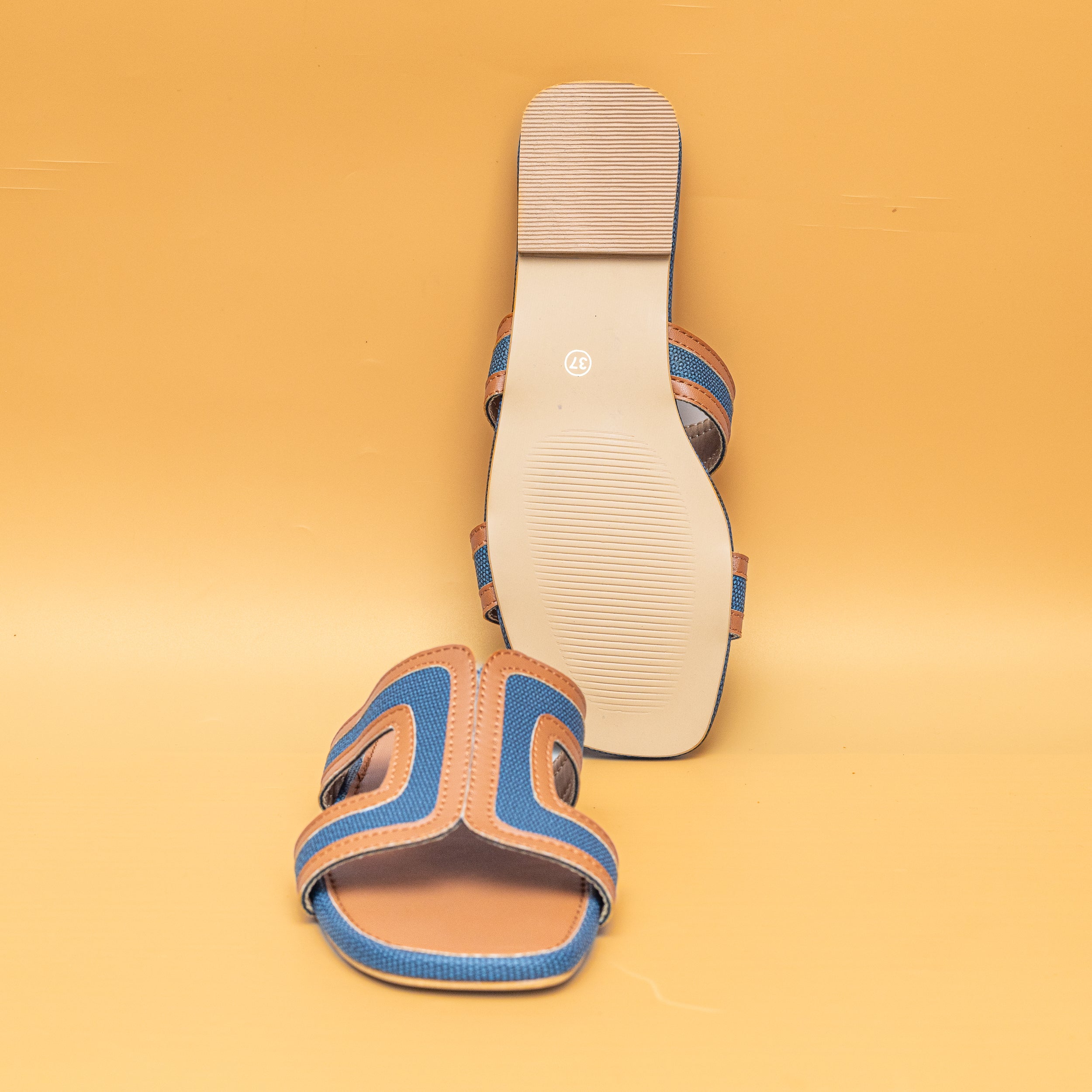 Loop Flats - Tan/Blue