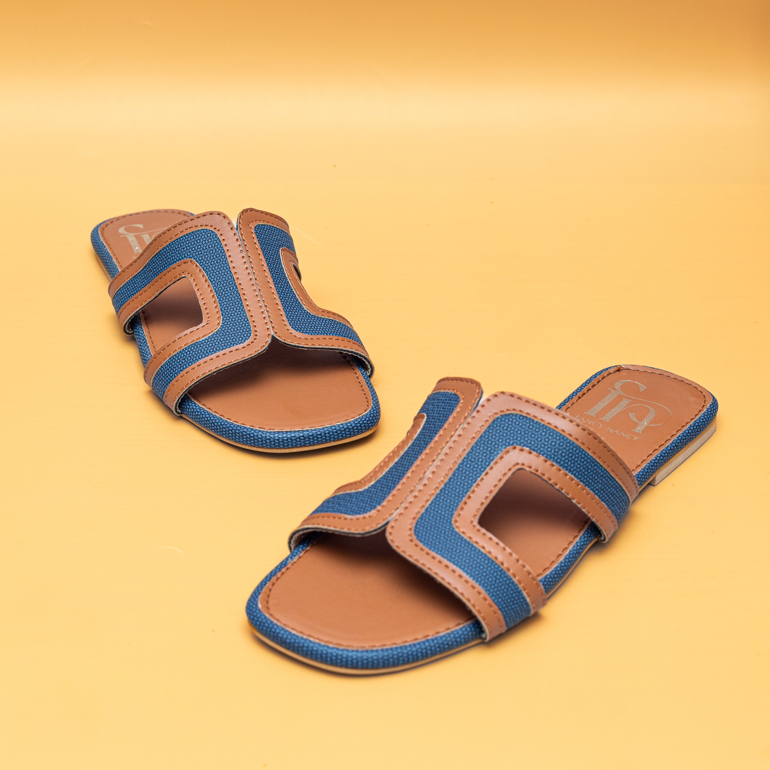 Loop Flats - Tan/Blue