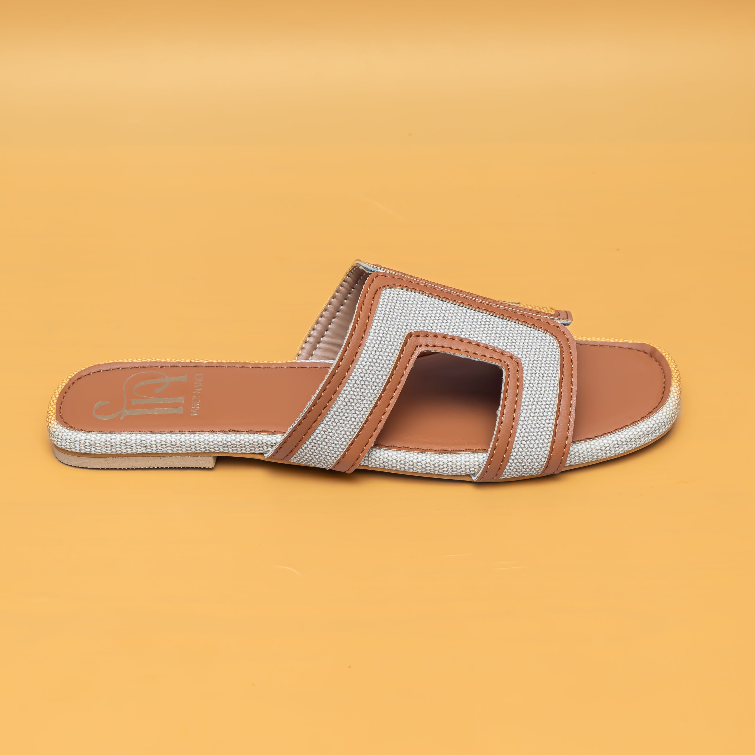 Loop Flats - Tan/Cream