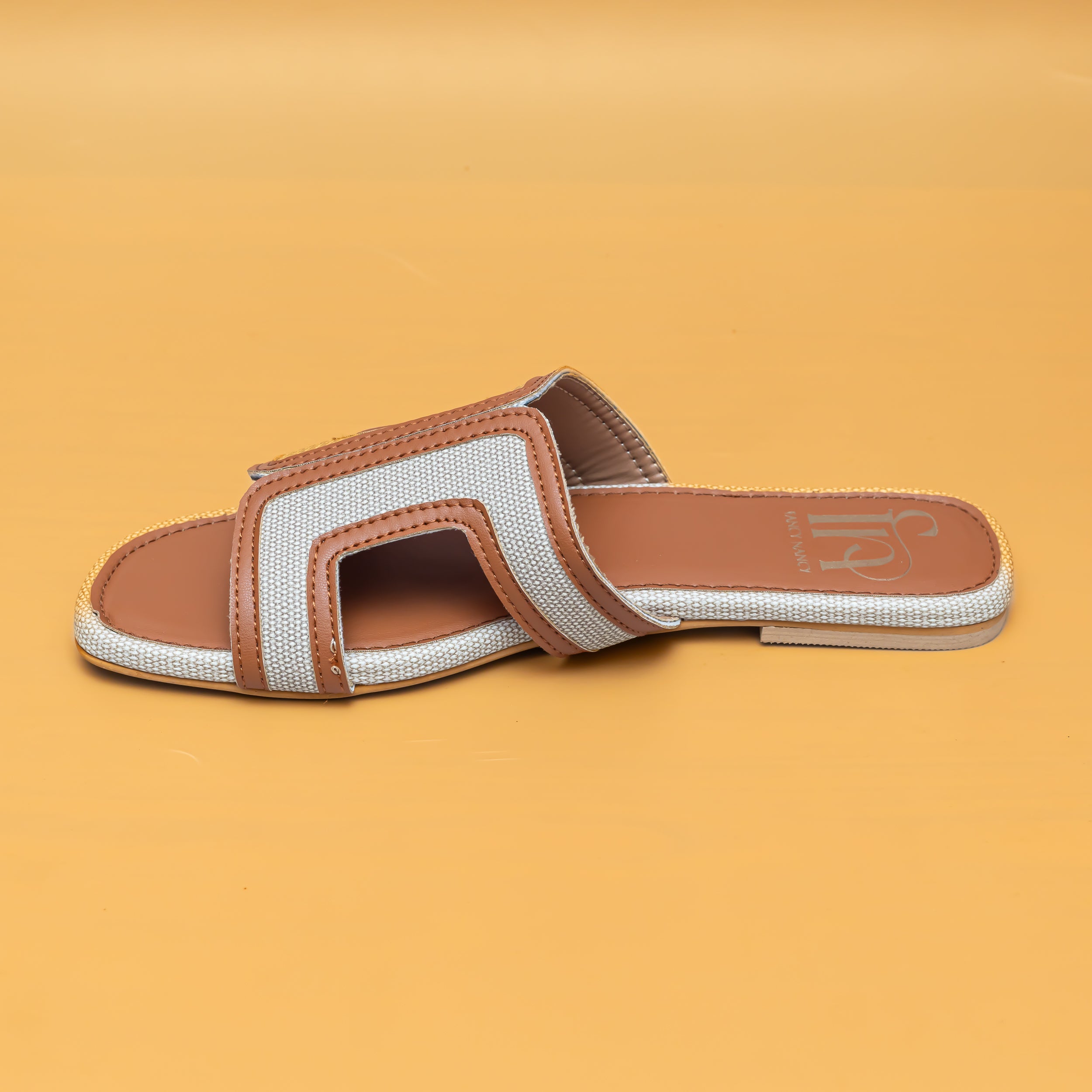 Loop Flats - Tan/Cream