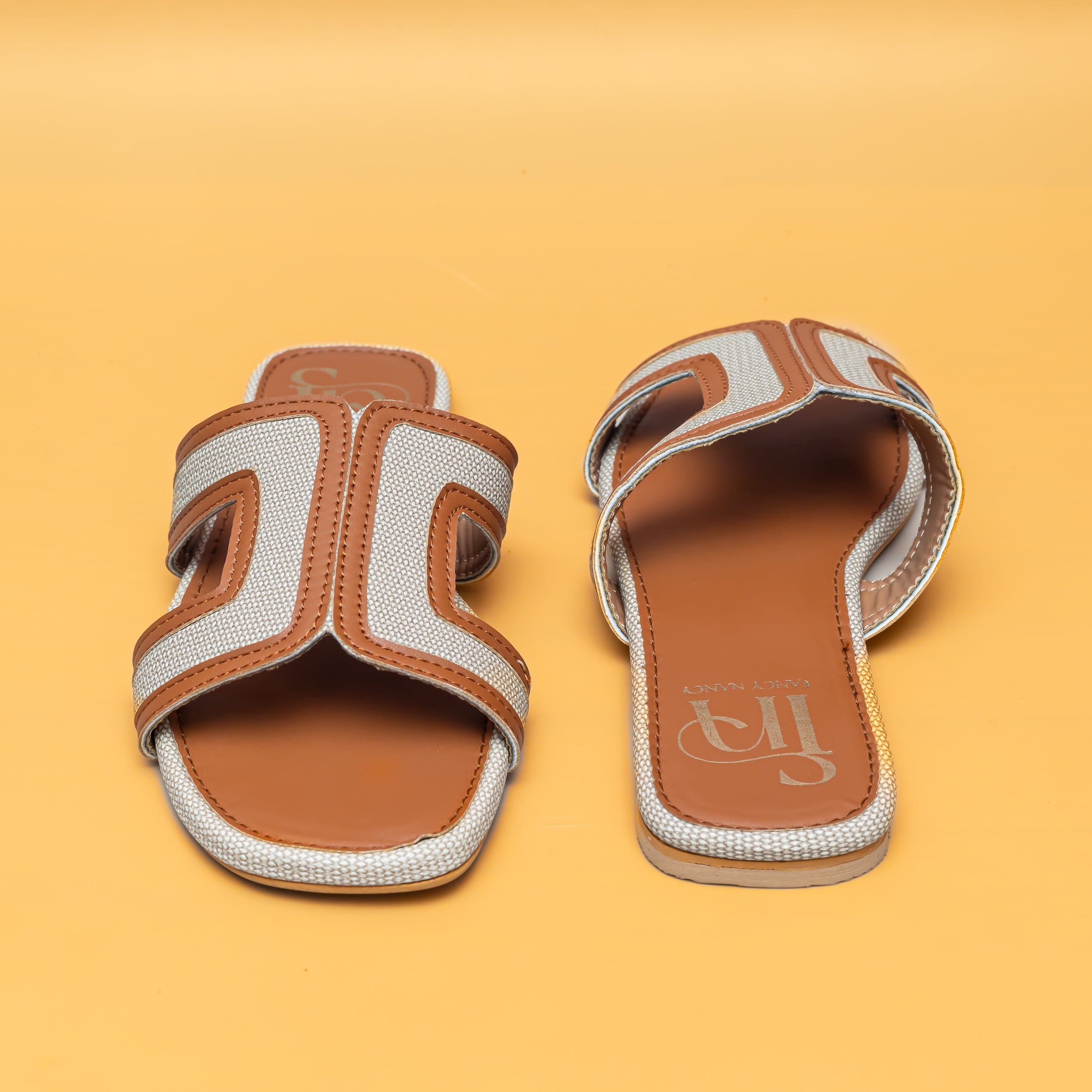 Loop Flats - Tan/Cream