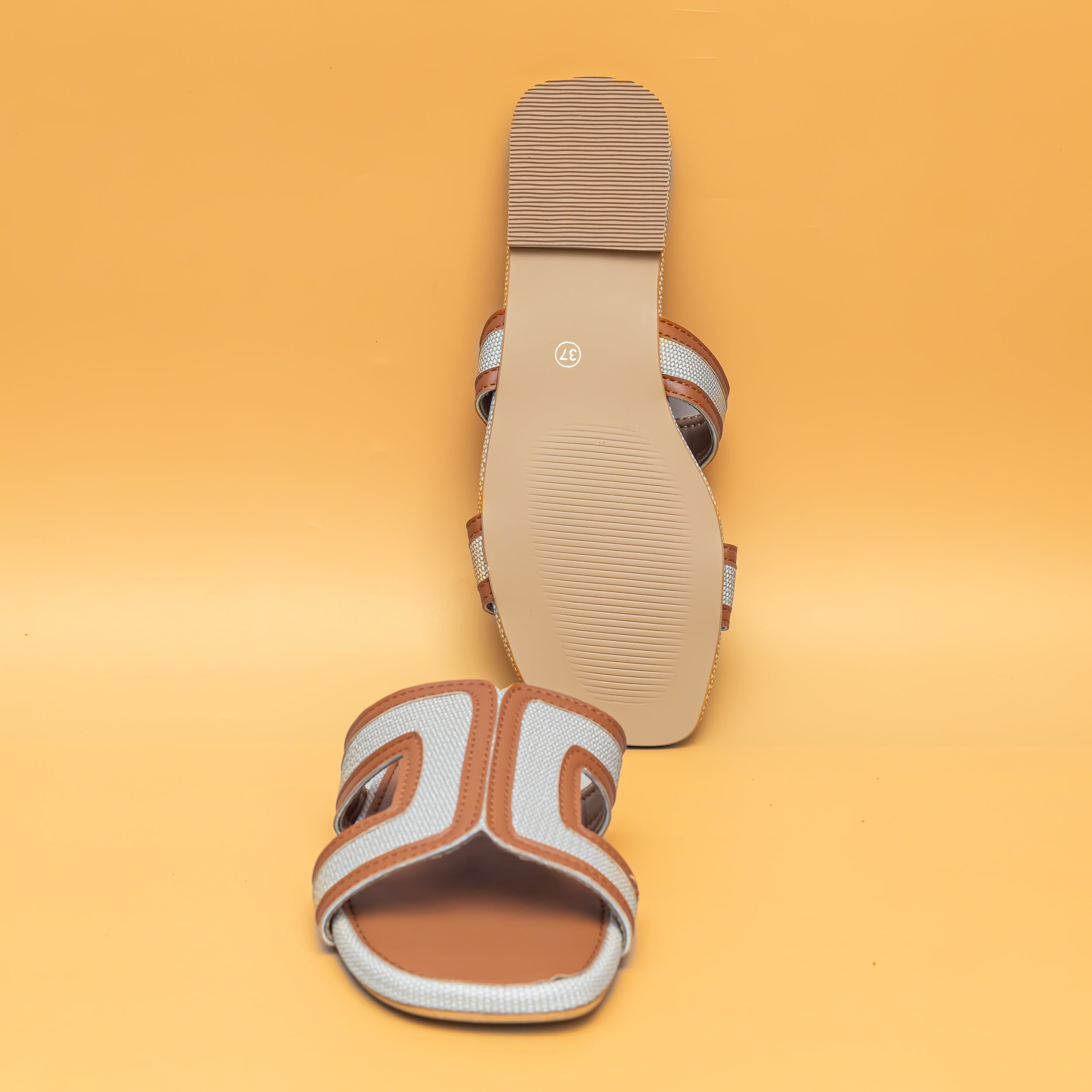 Loop Flats - Tan/Cream