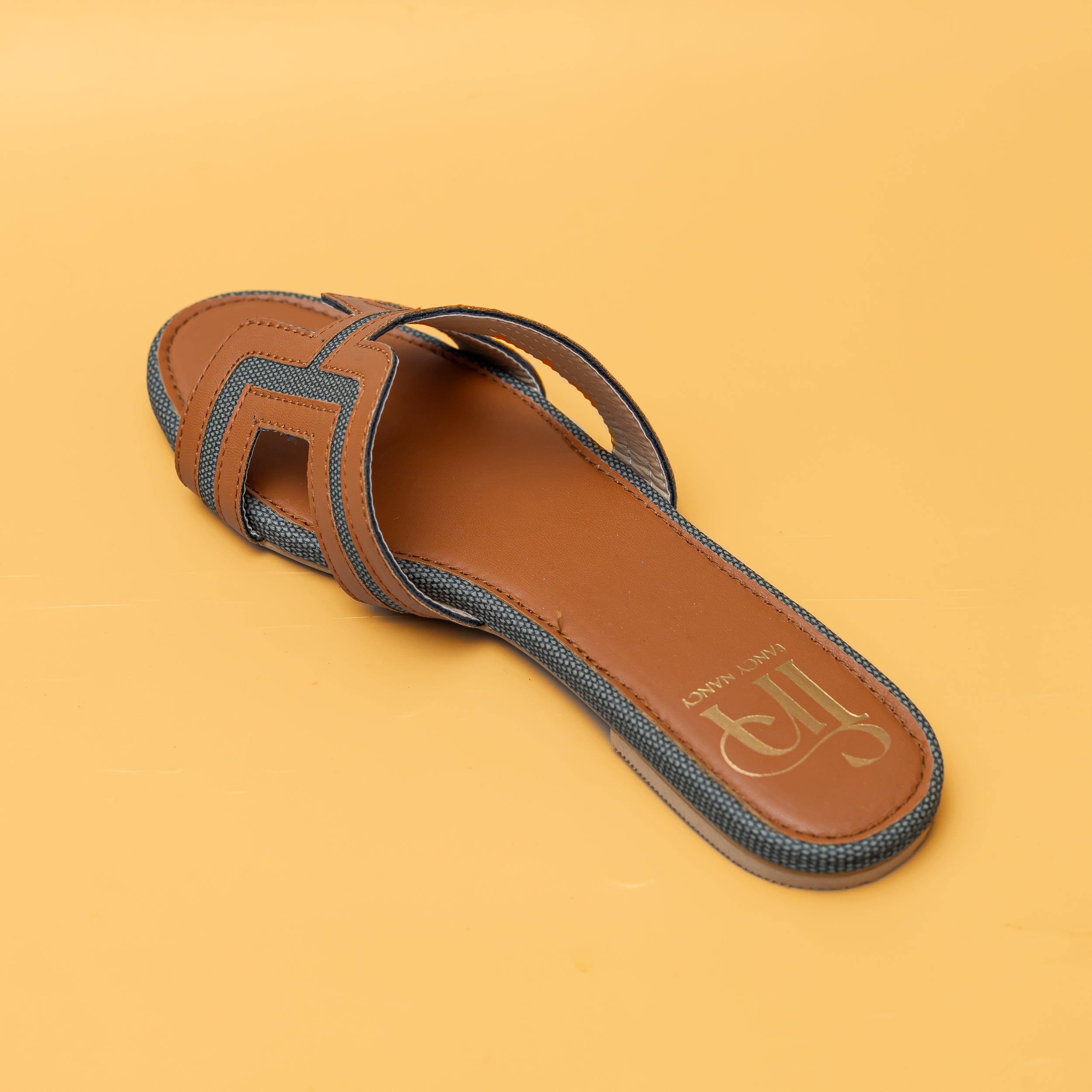 Round Toe H Flats-Tan/Green