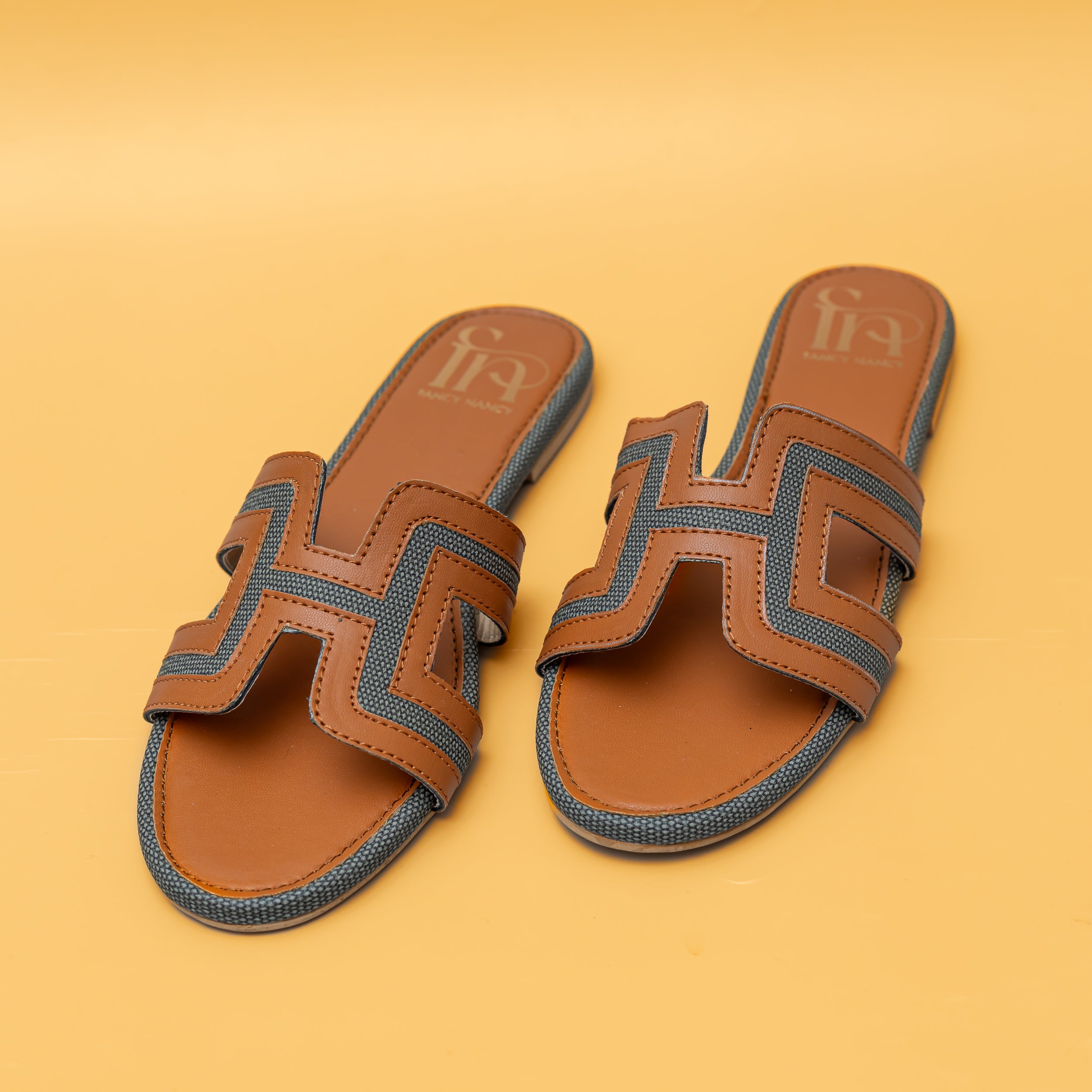 Round Toe H Flats-Tan/Green