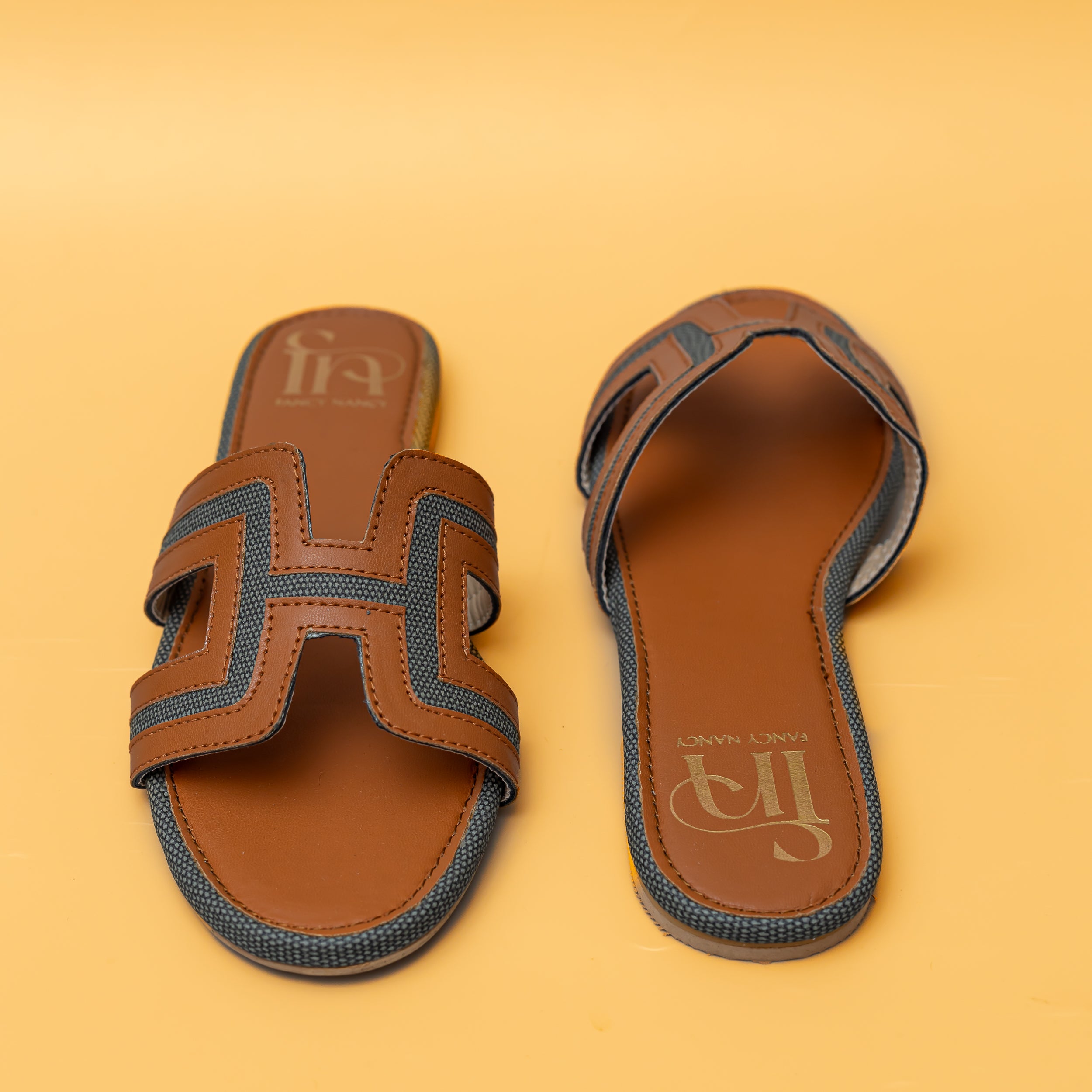 Round Toe H Flats-Tan/Green