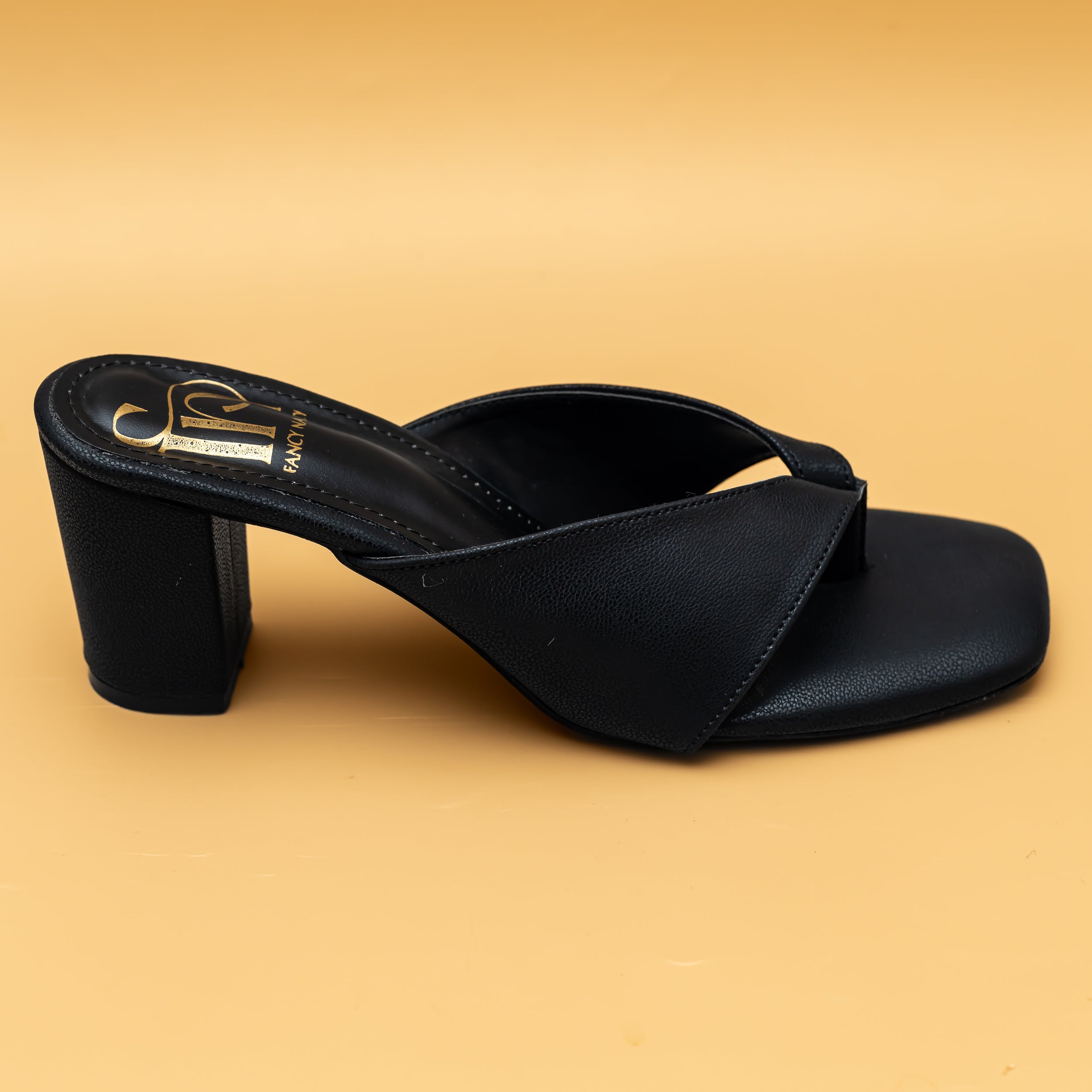 V Strap Sandals - Black