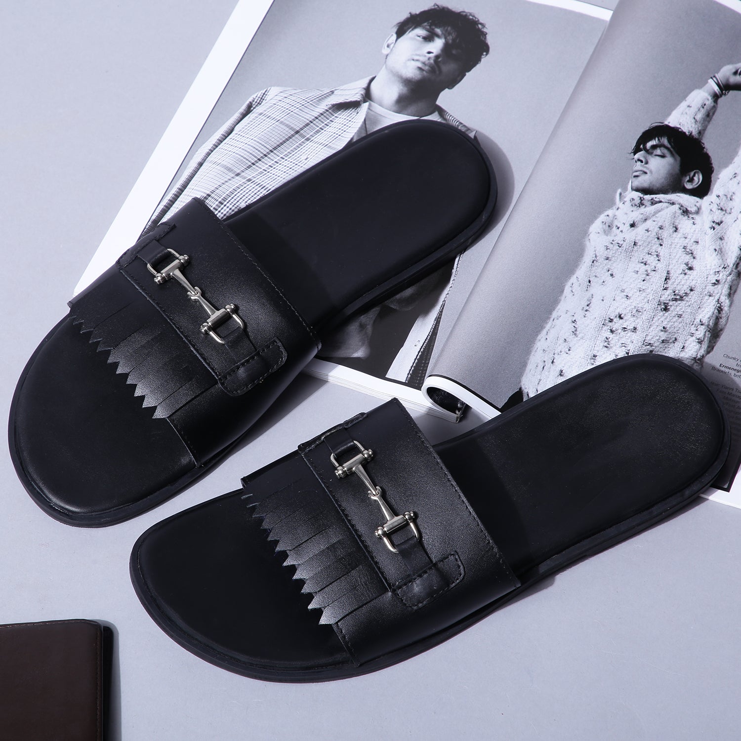 Horsebit Buckle Slippers - Black