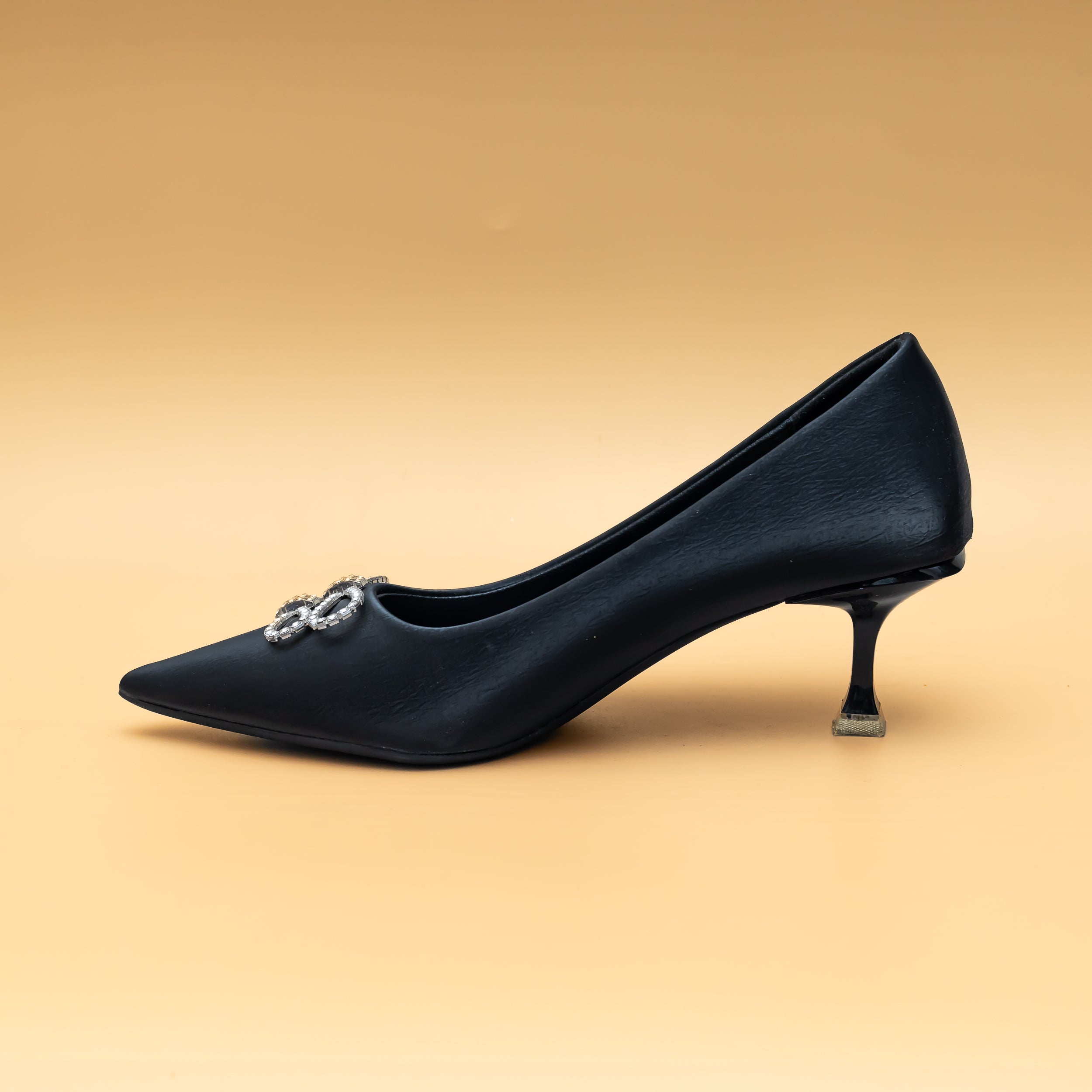 Infinity Bow Pumps - Black