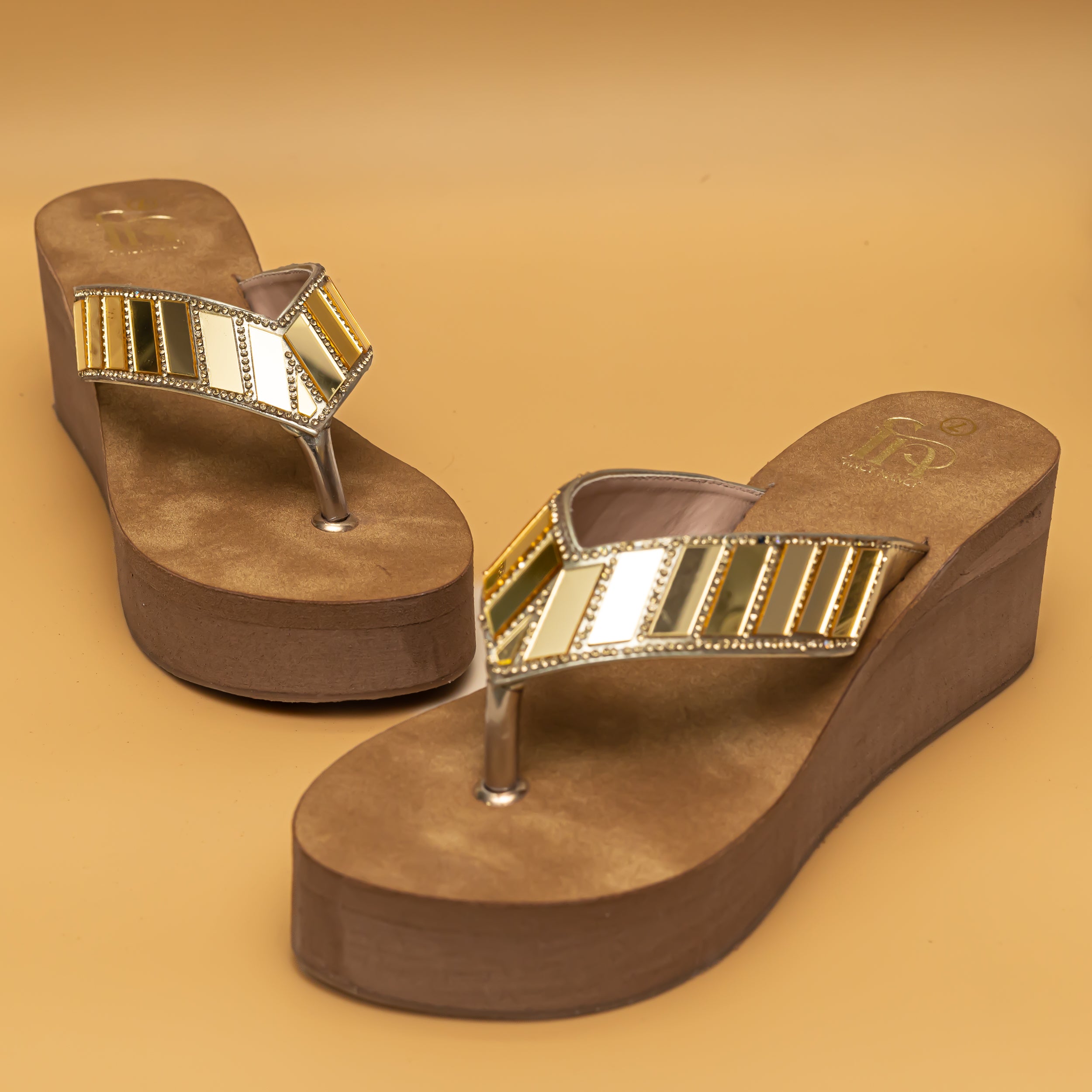 Vee Strap Platforms - Gold