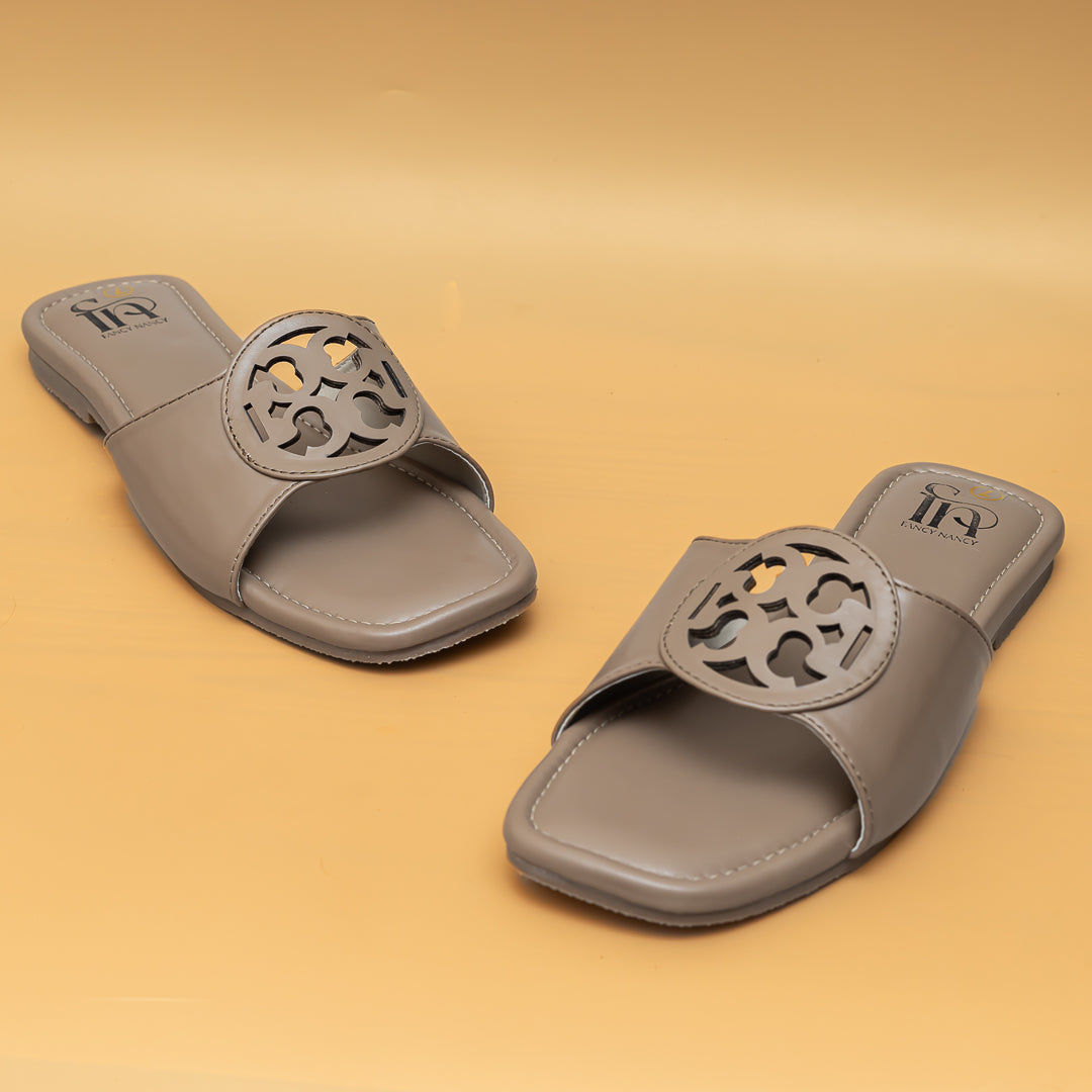 Tee Shape Slippers - Beige