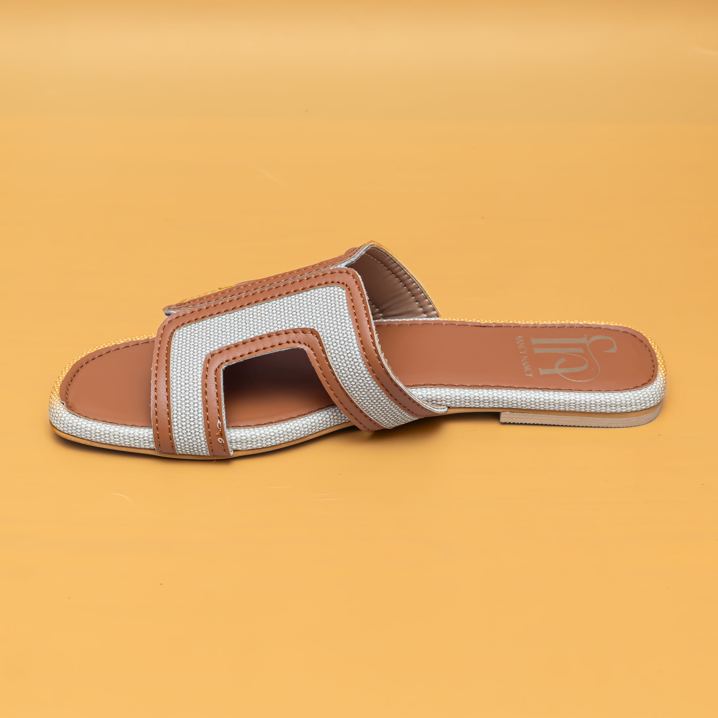 Loop  Flats - Tan/Cream