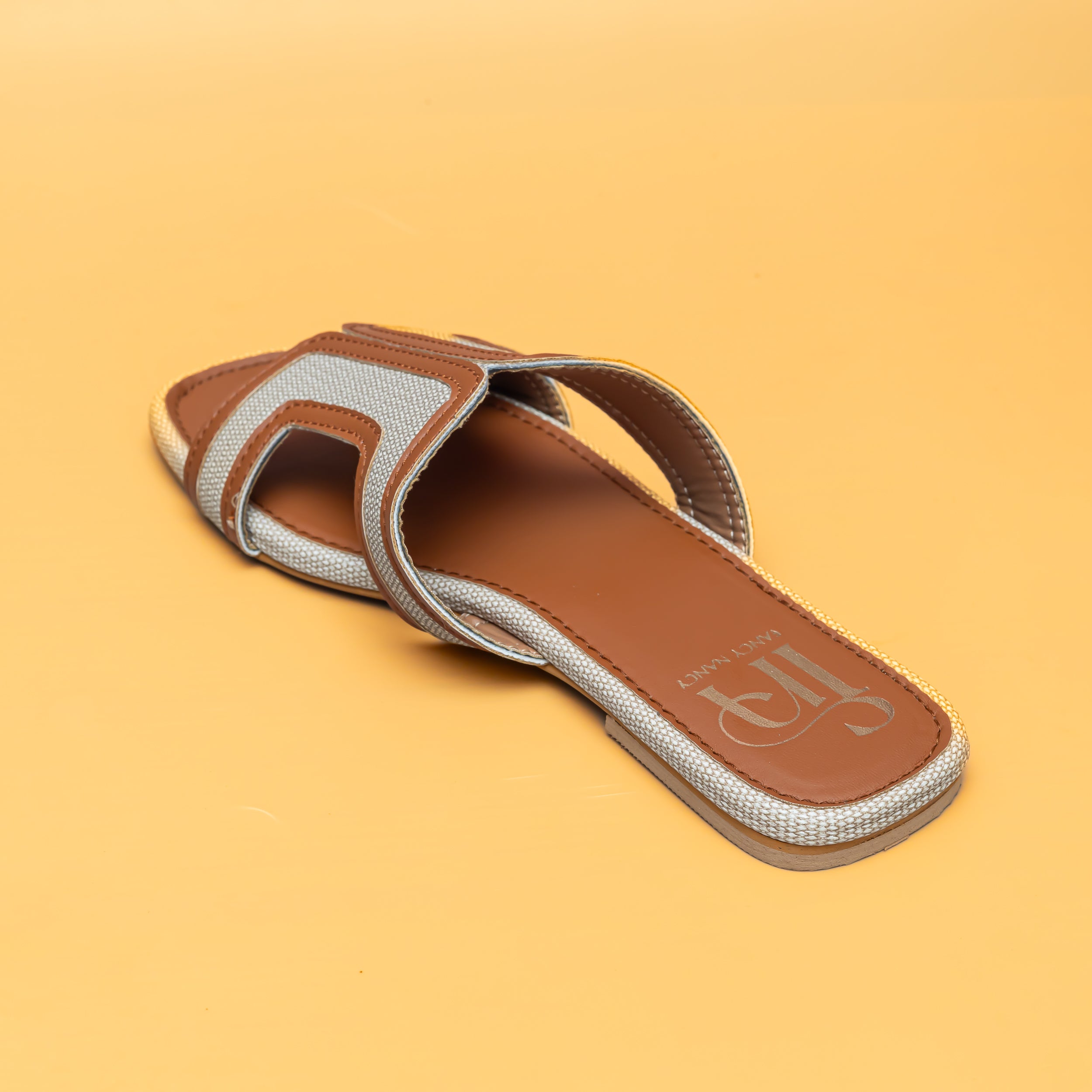 Loop  Flats - Tan/Cream