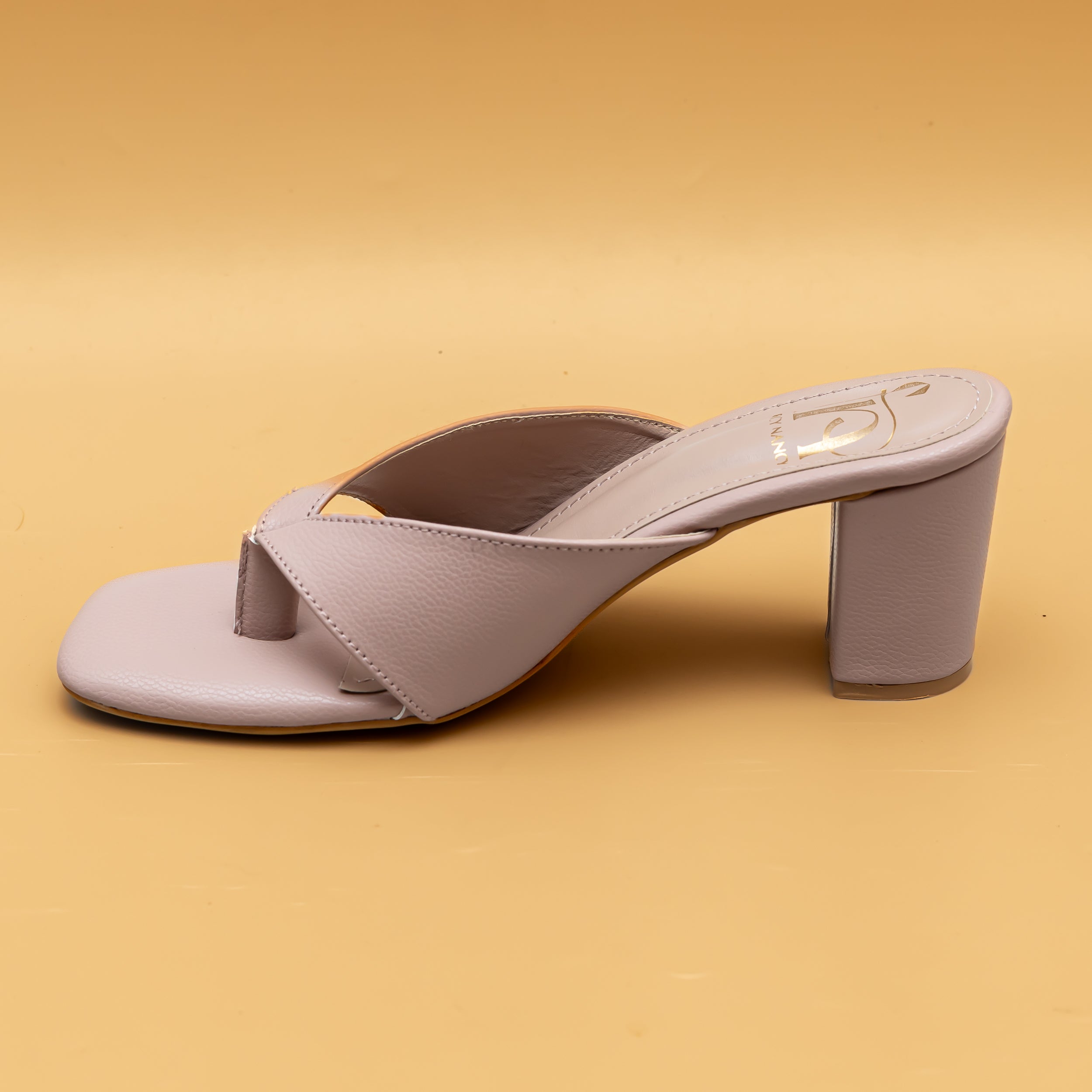 V Strap Sandals - Peach