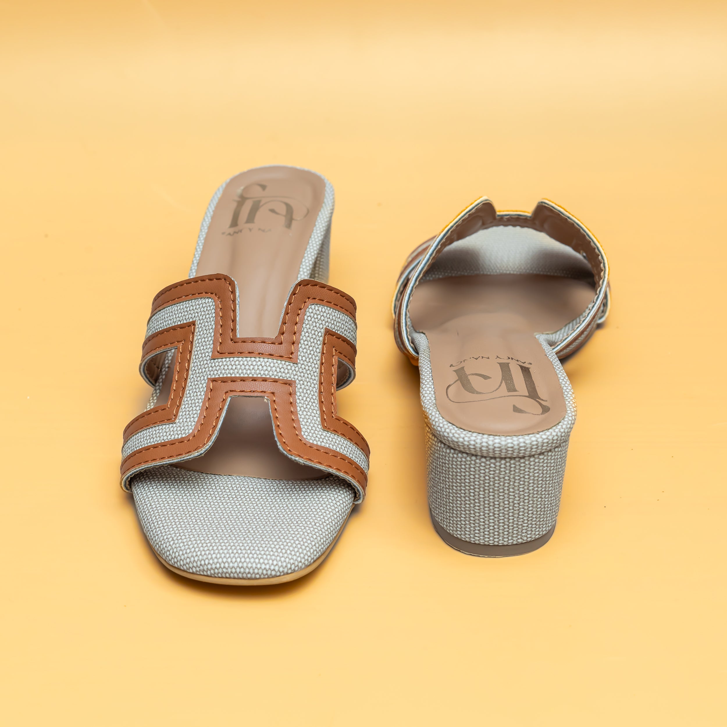 H Style Mules - Tan/Cream